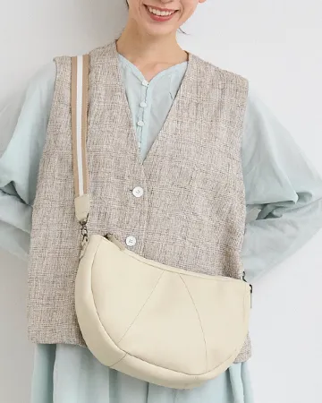 All story ハチワレショルダーバッグ