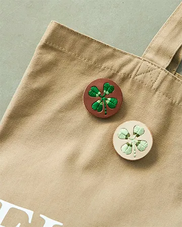 sa i te ブローチ